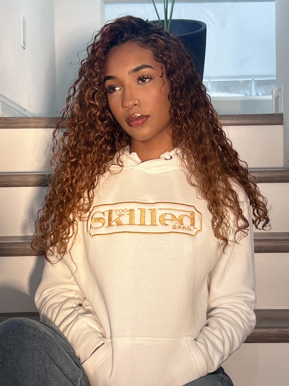 Too Skilled Hoodie – Base White & Gold - Image 4